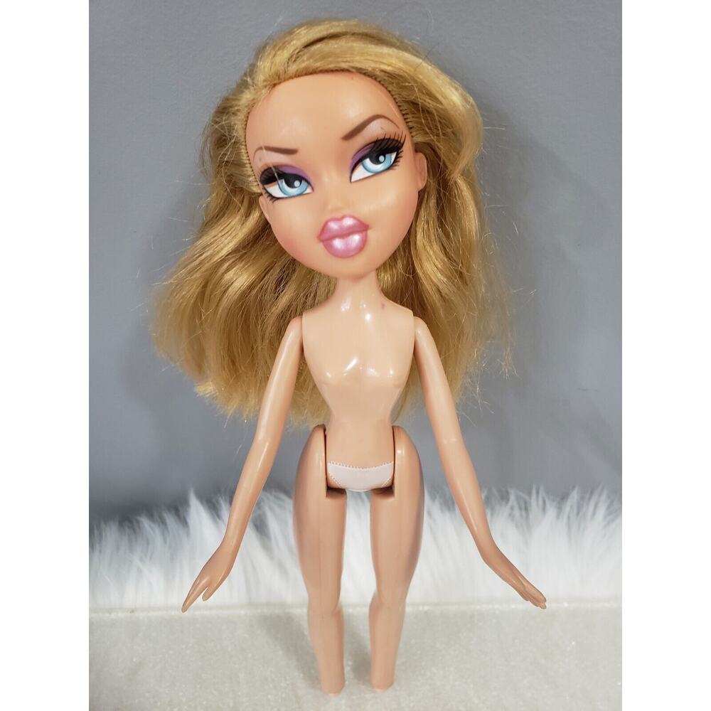 Bratz Fashion Show High Fashion‎ Style Cloe Doll NO FEET